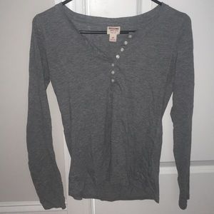 Gray  long sleeve tee